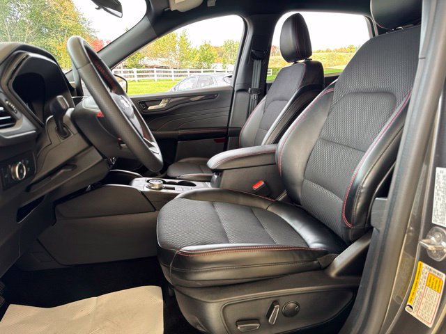 Used 2025 Ford Escape ST-Line Select AWD/4WD image 13