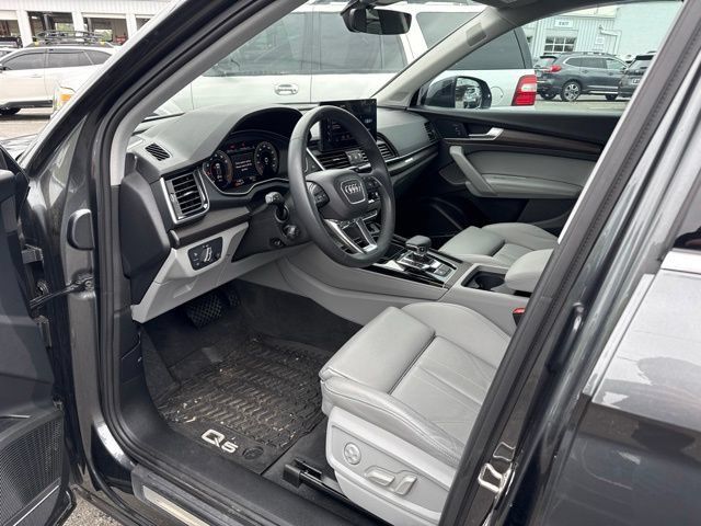 Used 2024 Audi Q5 2.0T Premium Plus w/ Premium Plus Package AWD/4WD image 9