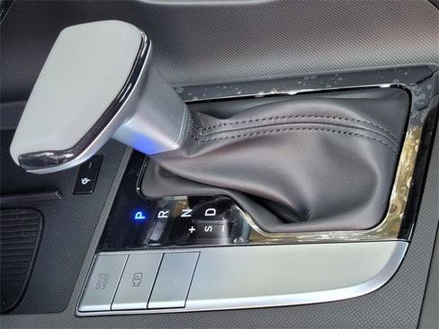 New 2025 Hyundai Elantra Sport image 9