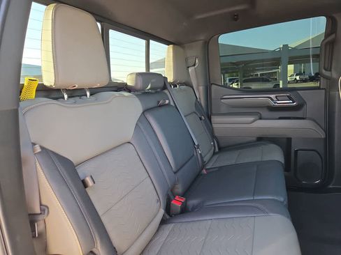 Used 2023 Chevrolet Silverado 1500 ZR2 w/ Technology Package AWD/4WD image 17