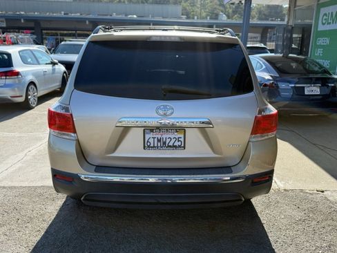 Used 2011 Toyota Highlander SE image 6