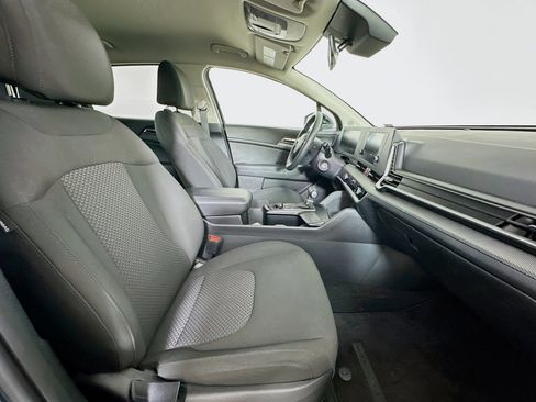 Used 2025 Kia Sportage LX image 29