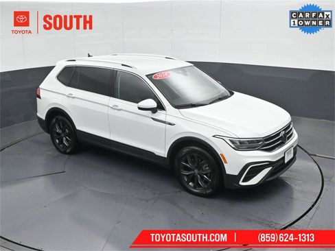 Used 2024 Volkswagen Tiguan SE image 50
