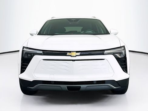 Used 2024 Chevrolet Blazer EV LT AWD/4WD image 2