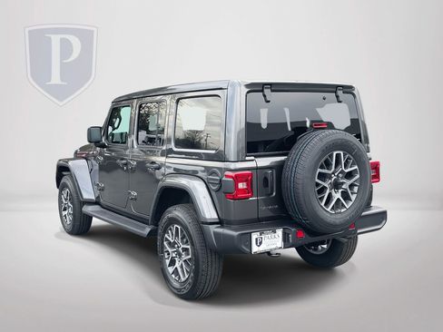 New 2026 Jeep Wrangler Unlimited Sahara AWD/4WD image 6