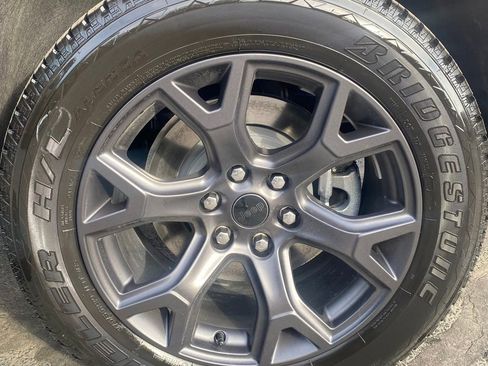 New 2026 Jeep Grand Wagoneer L Limited w/ Premium Group II AWD/4WD image 11