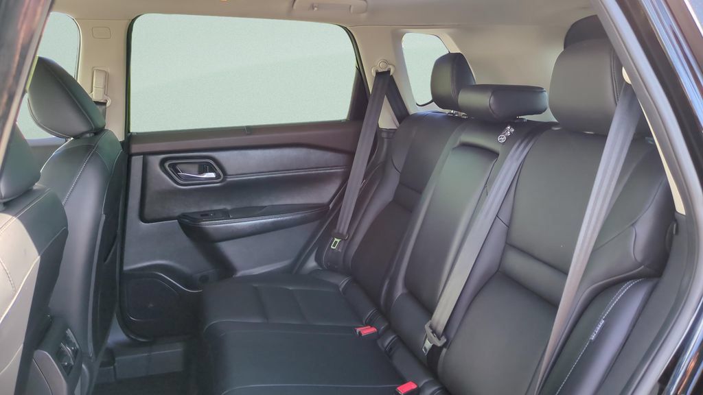 Certified 2023 Nissan Rogue SV w/ SV Premium B Package FWD image 10