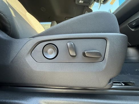 New 2026 Chevrolet Suburban LS image 13