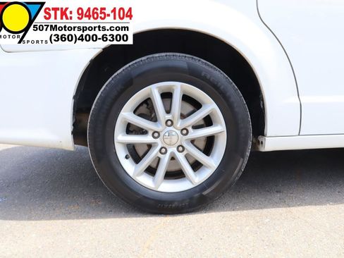 Used 2019 Dodge Grand Caravan SXT FWD image 24