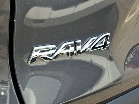 Used 2025 Toyota RAV4 LE AWD/4WD image 9