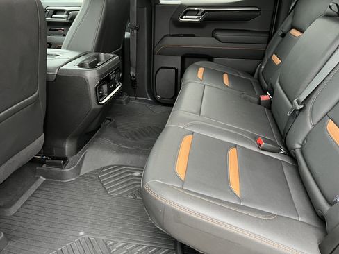 Used 2022 GMC Sierra 1500 AT4 w/ AT4 Premium Package image 16