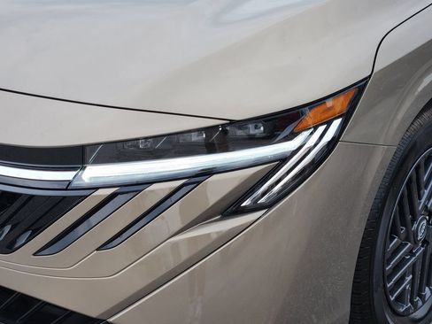 New 2026 Nissan Sentra SV FWD image 5