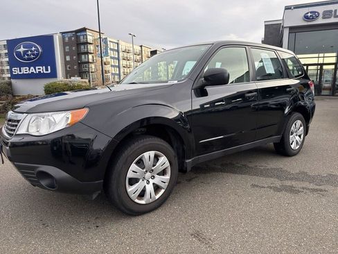 Used 2010 Subaru Forester 2.5X w/ Popular Equipment Group 1B image 3