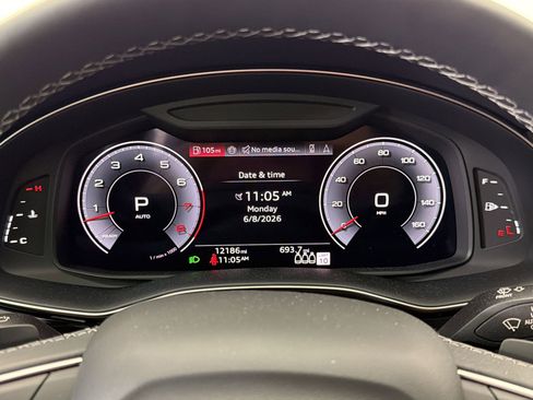 Used 2025 Audi Q8 Premium Plus AWD/4WD image 23