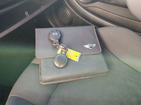 Used 2010 MINI Cooper Convertible image 18