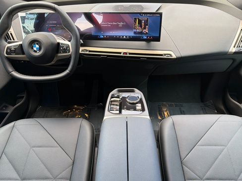 Used 2026 BMW iX xDrive45 AWD/4WD image 17