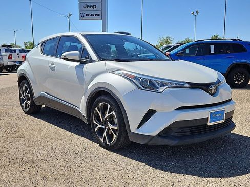 Used 2018 Toyota C-HR XLE image 4
