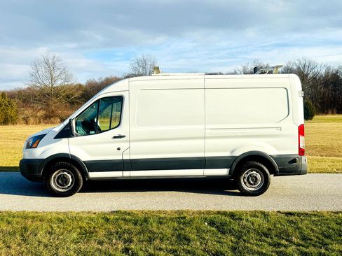 Used 2018 Ford Transit 250 148 Medium Roof image 3