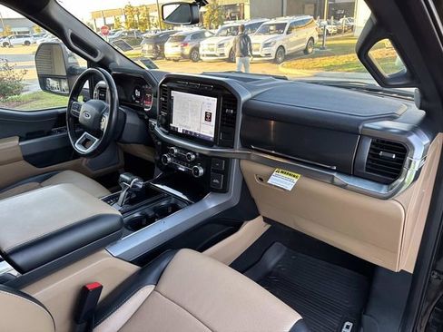 Used 2023 Ford F150 Lariat w/ Trailer Tow Package image 14