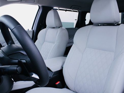 Used 2023 Mitsubishi Outlander SEL image 5