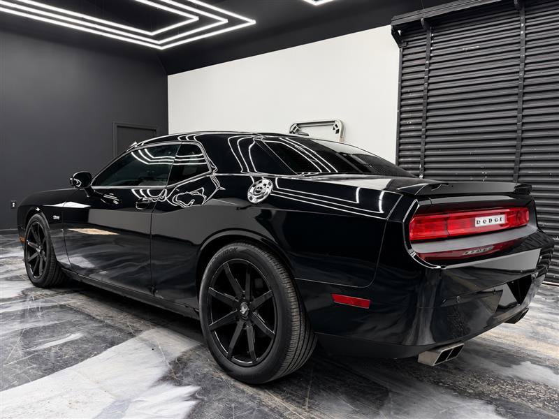 Used 2014 Dodge Challenger R/T RWD image 3