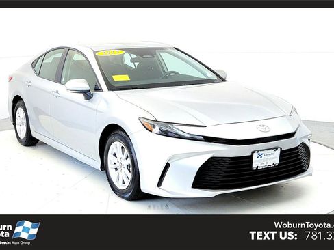 Used 2025 Toyota Camry LE image 1