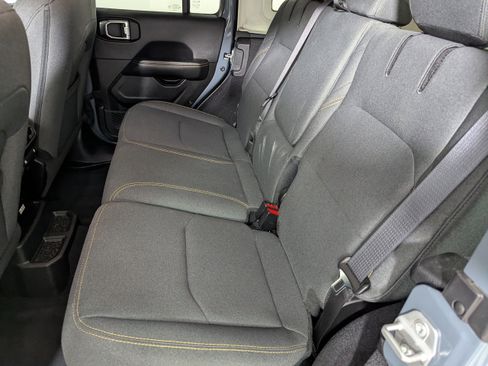 Used 2025 Jeep Wrangler Sahara AWD/4WD image 27