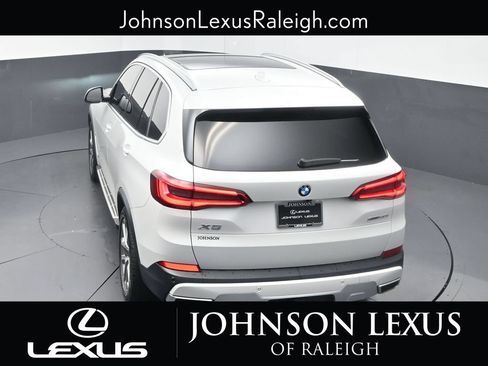 Used 2019 BMW X5 xDrive50i w/ Premium Package 2 AWD/4WD image 28