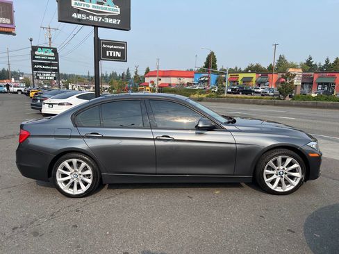 Used 2012 BMW 328i Sedan w/ Premium Pkg image 9