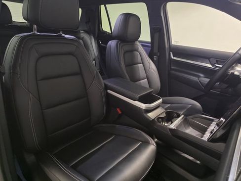 Used 2026 GMC Terrain Elevation w/ Elevation Premium Package FWD image 33