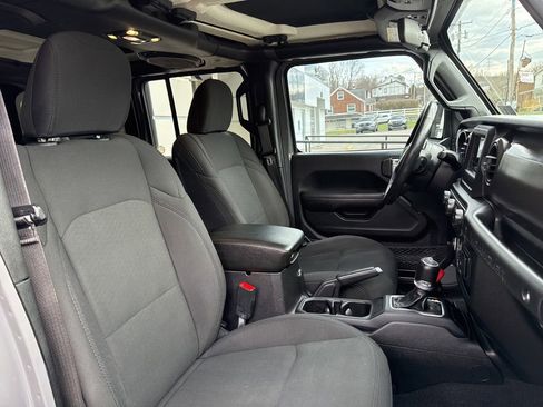 Used 2019 Jeep Wrangler Unlimited Sport S image 30
