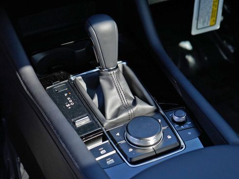 New 2026 MAZDA MAZDA3 Hatchback w/Premium Plus Pkg image 21