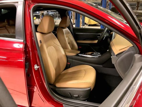 Used 2023 Hyundai Sonata Limited image 9