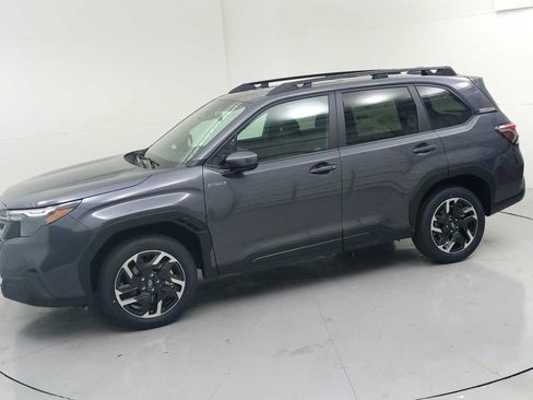 Used 2026 Subaru Forester Premium AWD/4WD image 5