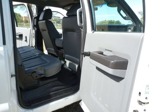 Used 2011 Ford F350 XL w/ Camper Pkg image 26