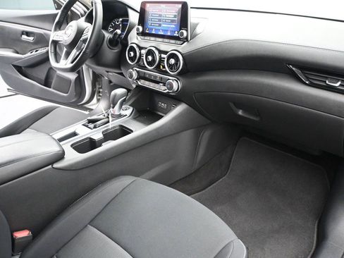 Used 2022 Nissan Sentra SV FWD image 19