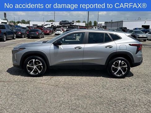 Certified 2024 Chevrolet Trax RS w/ Driver Confidence Package FWD image 2