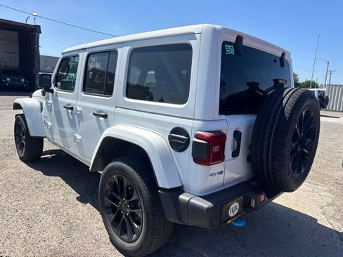 Used 2024 Jeep Wrangler Unlimited Sahara AWD/4WD image 7
