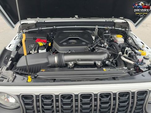 Used 2025 Jeep Wrangler Unlimited Sport AWD/4WD image 20