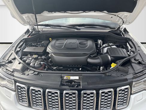 Used 2020 Jeep Grand Cherokee Summit image 32