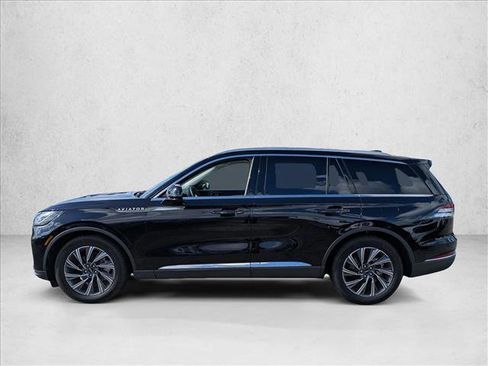 Used 2025 Lincoln Aviator 2WD image 8
