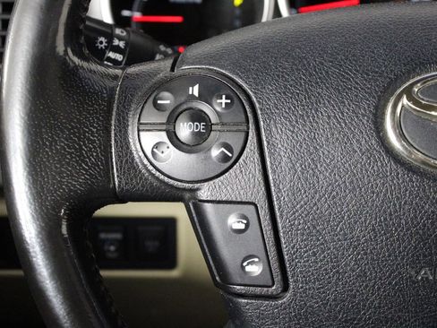 Used 2012 Toyota Sequoia Platinum image 28