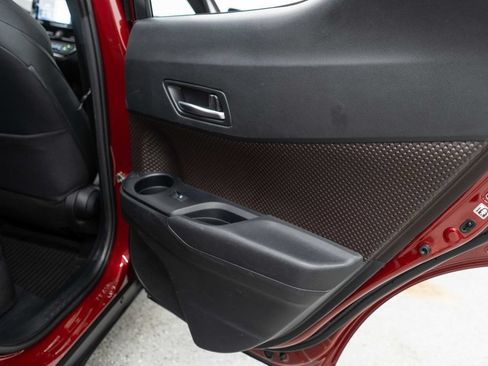 Used 2019 Toyota C-HR Limited FWD image 26