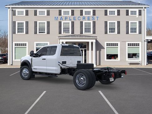New 2025 Ford F550 4x4 SuperCab Super Duty image 4