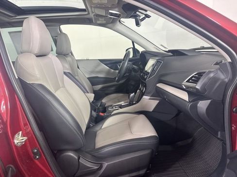 Used 2022 Subaru Forester Limited image 4