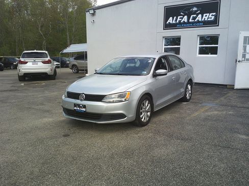 Used 2012 Volkswagen Jetta SE FWD image 1