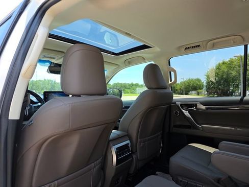 Used 2022 Lexus GX 460 Luxury w/ Sport Design Package AWD/4WD image 21