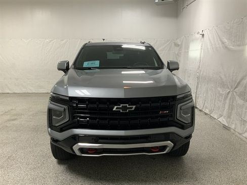 Used 2025 Chevrolet Suburban Z71 AWD/4WD image 5
