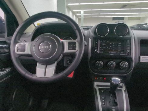 Used 2016 Jeep Compass High Altitude FWD image 21