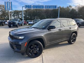 Used 2024 Jeep Grand Cherokee Altitude video 2